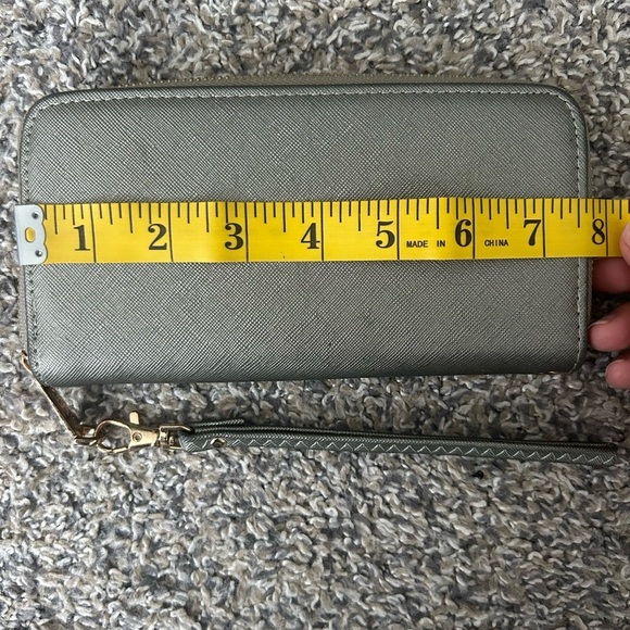 5/$25 Dasein silver/gray wallet with wristlet 7.5”x4” - Picture 5 of 6